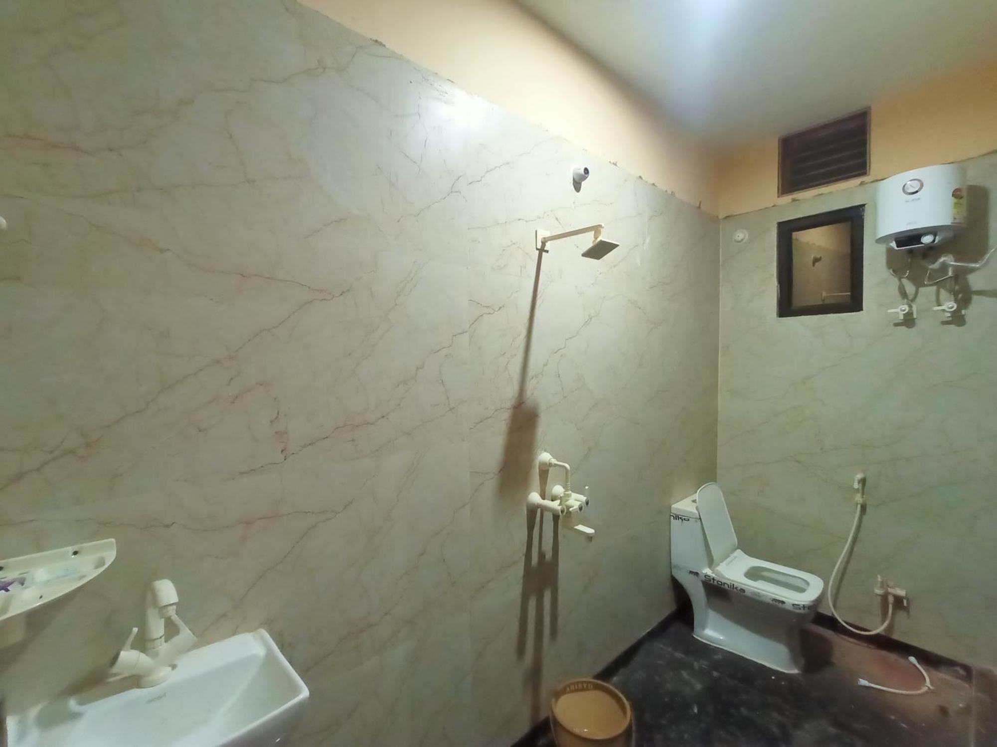 Shri Janki Vatika Hotel Vrindāvan Buitenkant foto